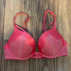 Victoria’s Secret Bombshell push up bra